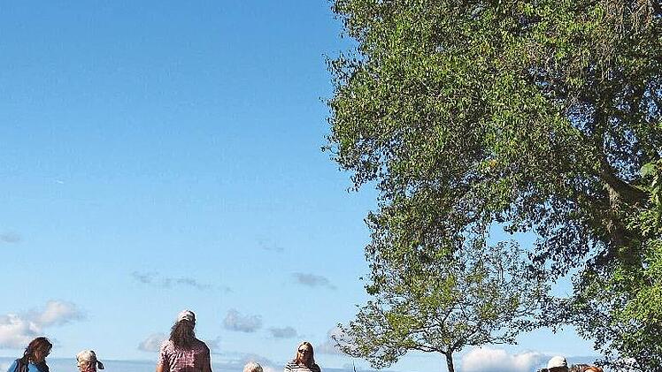 Auf dem Bänklesweg Nummer zwei war der Rhönklub-Zweigverein Bad Kissingen bei Rannungen unterwegs.