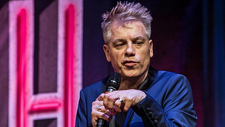 Umjubeltes Gastspiel im ausverkauften Kongresshaus: Michael Mitermeier stellte sein neues Programm in Coburg vor.Foto: Jochen Berger