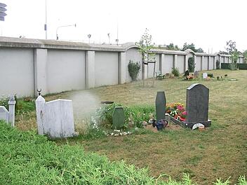 In den letzten Jahren wird viel über Bestattungskultur diskutiert. Friedhöfe in Bamberg, Schweinfurt und Würzburg haben Bestattungsmöglichkeiten für Muslime eingerichtet.  Foto: Wolfgang Aull