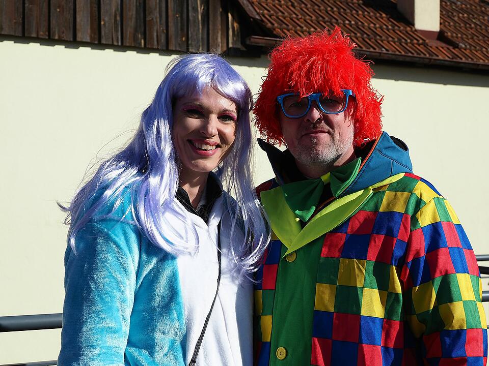 Buntes Faschingstreiben lockte tausende Besucher an.