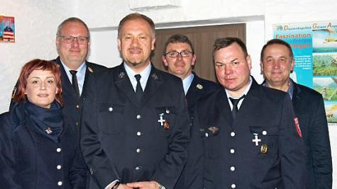 Auf dem Foto von links: Antje Puttins-Wolkenstein, Stefan H&auml;rtlein, Marco Lorenz (Ehrung 25 Jahre), Gerald Sch&ouml;ps, Thorsten D&ouml;rnh&ouml;fer (Ehrung 25 Jahre) und Bernd Steinh&auml;user  Foto: privat
