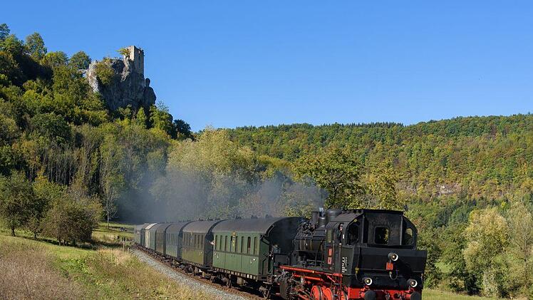 Die Dampflok im Wiesenttal bei Streitberg Foto: Florian Fraaß