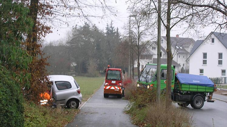Auch in Höchstadt Süd rutschte ein Pkw-Fahrer mit seinem Fahrzeug.  Foto: Andreas Dorsch