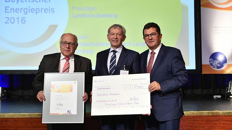 Bilder von der Preisverleihung. Foto: Bayern Innovativ, Matthias Merz