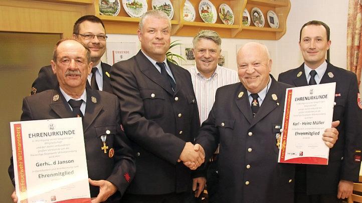 Ehrungen bei der Feuerwehr in Witzmannberg (von links): Gerhard Janson, Christian Boßecker, Michael Rosenbusch, Wolfgang Beyer, Karl Heinz Müller, Pascal Lindlein.  Foto: Michael Stelzner