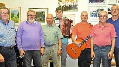 Die "Flotten Pensionisten" wollen eine CD mit Eberhard Hertel aufnehmen. Foto: Ingrid Kohles