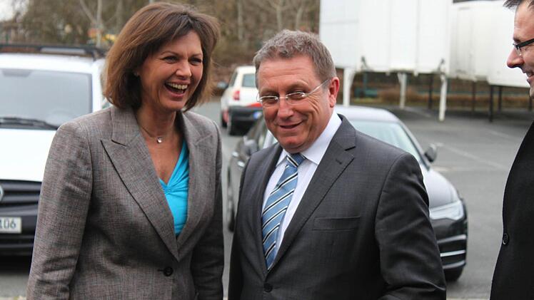 Ilse Aigner besucht Fahrzeugbau Hofmann in Mainleus. Foto: Jürgen Gärtner