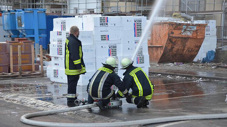 Brand in der Pfalzstraße in Bad Kissingen. Foto: Peter Rauch