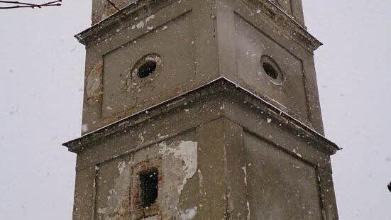Der Kirchturm wird mit Spendengeldern des Vereins saniert und soll im September eingeweiht werden. Foto: privat