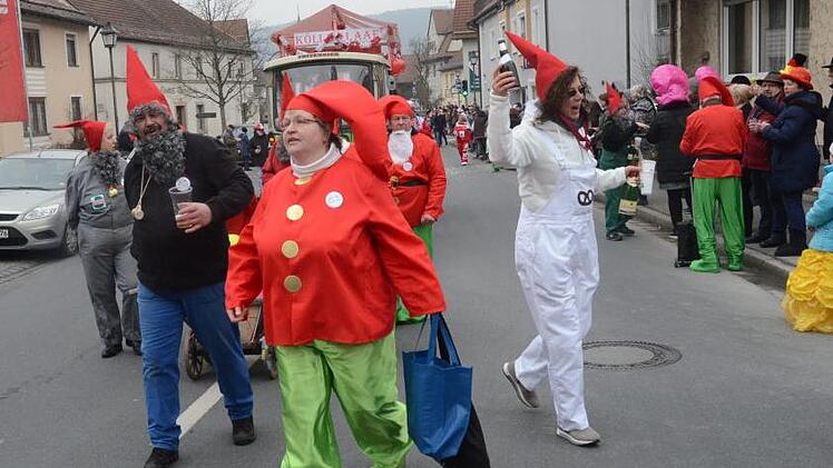 Der Weißenbrunner Faschingsumzug.  Foto: Karl-Heinz Hofmann