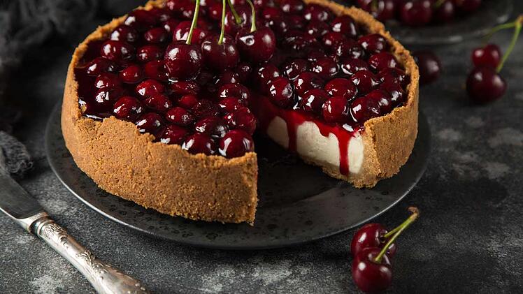 Käsekuchen mit Kirschen