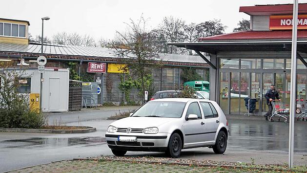 Die zweite &Auml;nderung des Bebauungsplanes "Am M&uuml;hlberg" umfasst nur noch die beiden Lebensmittelm&auml;rkte. Das Gebiet wird vom Gewerbegebiet zum Sondergebiet Einkaufen. Foto: Richard S&auml;nger