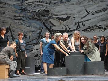 Szene aus Bellinis "Norma" am Landestheater Coburg.Foto: Andrea Kremper