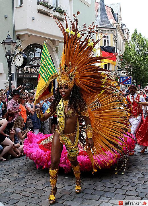 C_0710_Sambaumzug_11