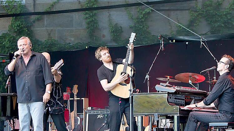 Tim Neuhaus und Jo Barnikel.