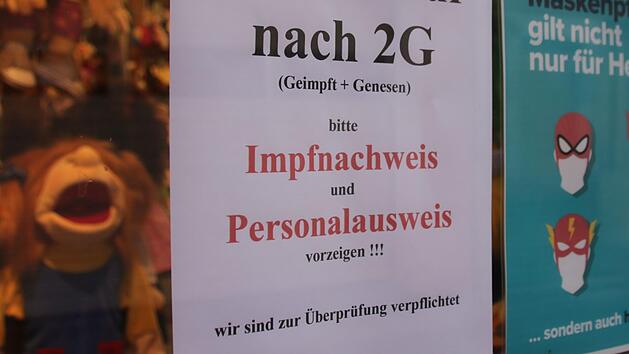 Wer nicht als Gesch&auml;ft des t&auml;glichen Bedarfs gilt , muss die 2G-Regelung kontrollieren.