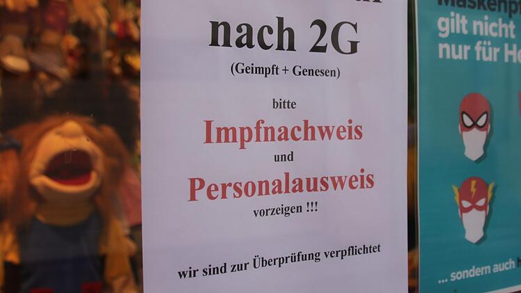 Wer nicht als Geschäft des täglichen Bedarfs gilt , muss die 2G-Regelung kontrollieren.