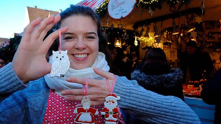 Marion Paredes verkauft zum ersten Mal handgemachte Keramik auf dem Christkindlesmarkt Foto: Nikolas Pelke