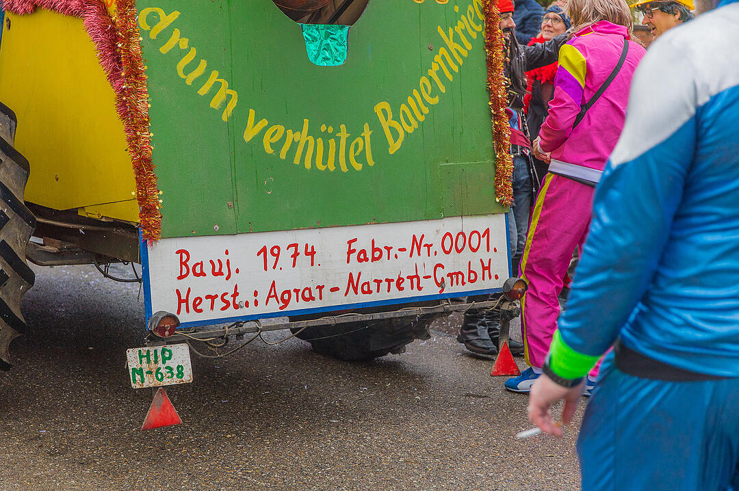 Buntes Faschingstreiben begeistert groß und klein.