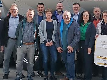 Die BBL-Delegation mit Julia und Heinrich Wiesneth (1 u. 2 v. l.) bei ihrem ersten Halt.