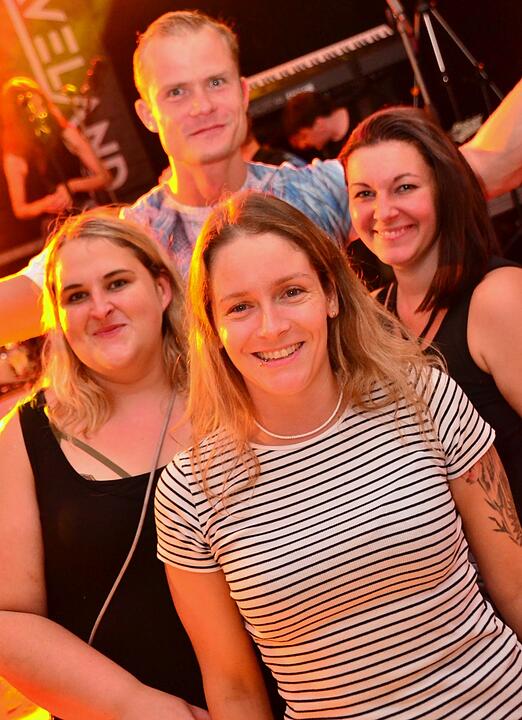 Party mit der Band "CAVELAND"