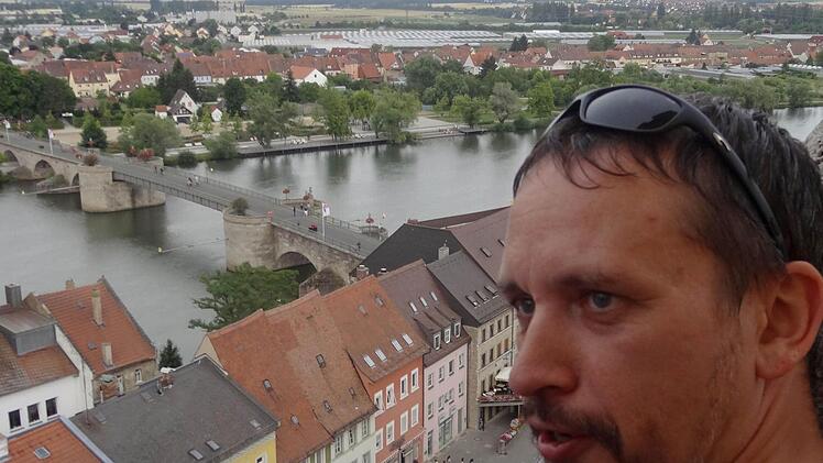 Wunderbare Aussicht vom Kirchturm: Diakon Walter Dubowy ermöglichte dies durch stündliche Kirchen- und Turmführungen.