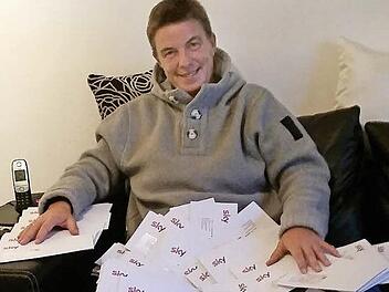 Post von Sky: Stolze 400 Dankesbriefe schickte ein Bezahlsender an Britta Engelhardt.  Foto: privat