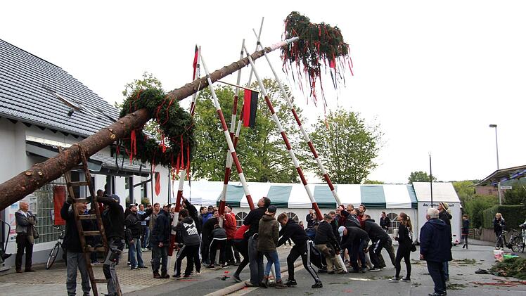 Heßdorfer Kirchweih  Foto: Richard Sänger