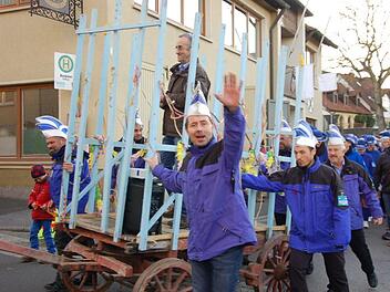 Wenn es nach der Burgläurer Burgelf geht, ist der "untätige Bürgermeister Kurt Back" an allem Übel dieser Welt schuld. Manfred Mellenthin