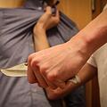 Nachdem ein 31-Jähriger bei einem Messerangriff in Mittelfranken vier Personen verletzt haben soll, wurde nun ein Haftantrag gegen ihn gestellt. Symbolfoto: Christopher Schulz