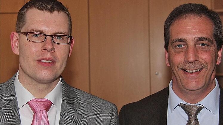 Stiftungsvorstand Schäfer und Heimleiter Gombarek.