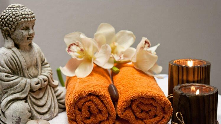 Ob im Innenpool, der Sauna oder dem Dampfbad - in N&uuml;rnbergs  Hotels kann man nach ausgedehntem Sightseeing die Beine hochlegen. Symbolbild: pixabay.com