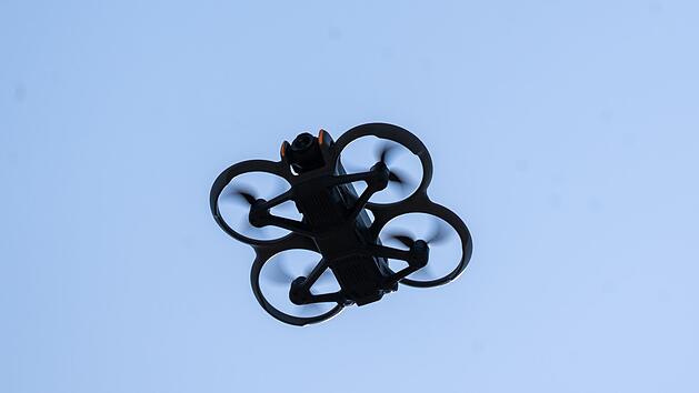 Kreis Ansbach: Erstmals Drohne über fränkischem Flugplatz gesichtet - Polizei ermittelt