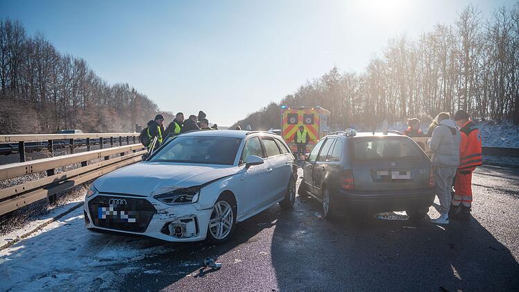 Mehrere Unf&auml;lle auf der Autobahn: Anzahl der Verletzten noch unklar