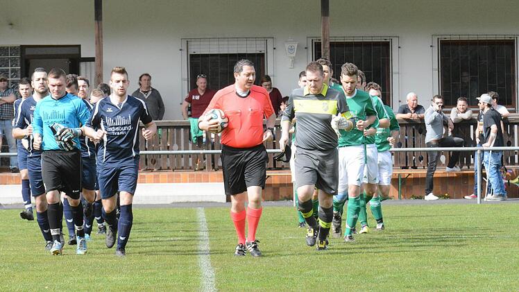 Schnappschüsse vom Spiel der Woche zwischen dem SV Gräfendorf und dem SV Morlesau/Windheim (2:0). Foto: ssp