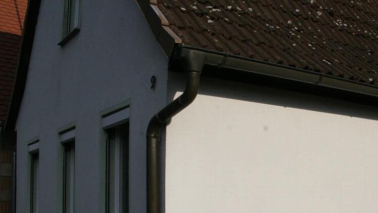 Die Front der Garage soll später wieder so aussehen wie das jetzige Wohnhaus.