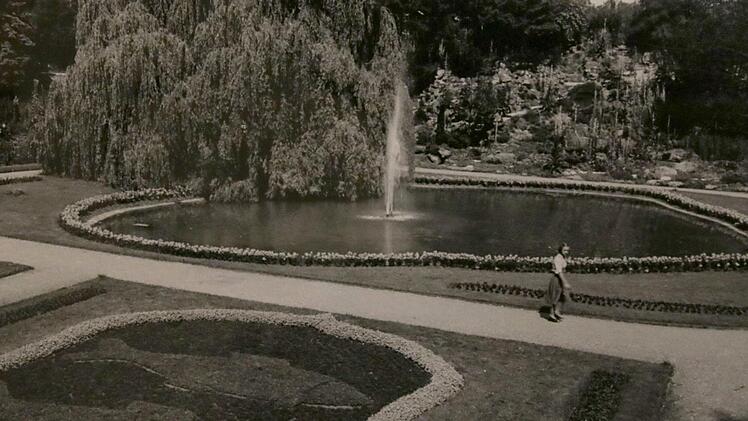 Aus einer Schutthalde schafft Hugo Post bereits in den 1920-er Jahren den Stadtpark, der damals noch "Hindenburganlage" hieß. Stadtarchiv
