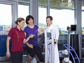 Intensivierte Reha-Nachsorge oder Behandlung auf Rezept kann im saludis absolviert werden. Im Bild Dr. med. Marcus Müller, Chefarzt orthopädische Rehabilitation.