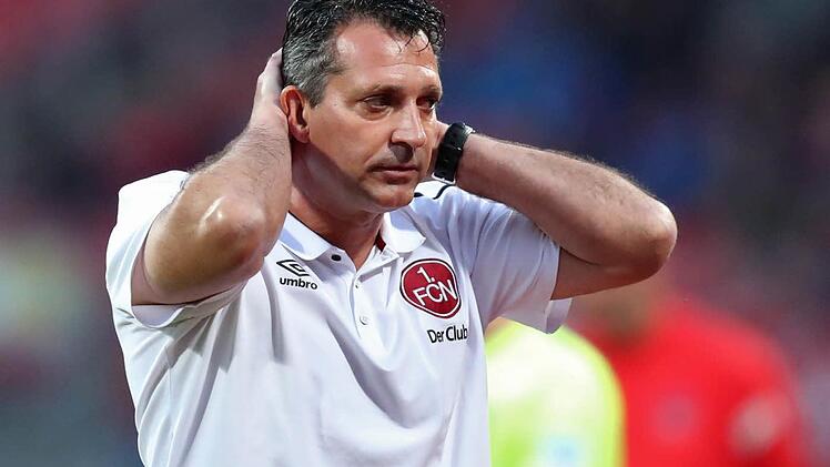 Keine Zukunft beim 1. FC Nürnberg: Tariner Alois Schwartz wurde entlassen. Foto: Daniel Karmann/dpa