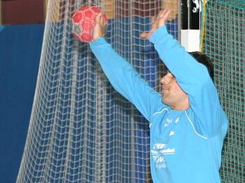 Zum Helden der Partie wurde TV-Keeper Luca Ospel, der Sekunden vor der Schlusssirene mit einer Glanzparade den Ausgleich verhinderte. Foto: Dietz