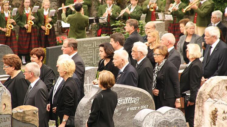 26.06.2015: Beisetzung von Altlandrat Herbert Neder in Oberthulba. Foto: Paul Ziegler