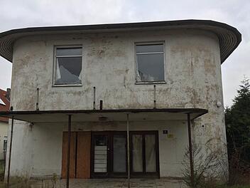 Das alte Mainleuser Kino ist als Flüchtlingsunterkunft in der Diskussion. Foto: Jürgen Gärtner