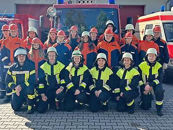 Die jungen Feuerwehrmänner- und frauen haben einen 24-Stunden-Übungstag gemeistert.
