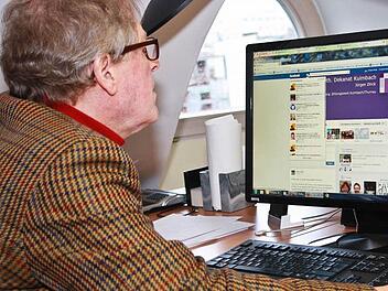 Auch die Kirchen setzen auf moderne Medien. Das evangelische Dekanat Kulmbach hat sogar eine Facebook-Seite - und bisher gute Erfahrungen gemacht. Foto: Katrin Geyer