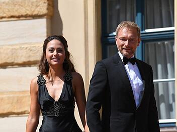 Christian Linder hat eine neue Freundin! Bei der Premiere der Bayreuther Festspiele präsentiert er erstmals seine neue Liebe auf dem roten Teppich. Foto: Matthias Balk/dpa
