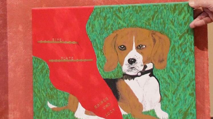 Ein Gast hat Hündin Lucy als Geschenk für den Wirt gemalt. Foto: Benedikt Borst