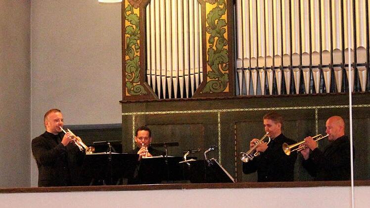 Die Musiker auf der Empore.