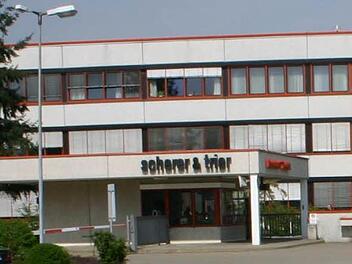 Die Kunststoff-Technik Scherer & Trier GmbH & CO KG in Michelau setzt weiter auf die Kompetenz langjähriger Mitarbeiter. Dies wurde jüngst bei einer Ehrung deutlich gemacht. Nach dem Insolvenzantrag im Frühjahr wird in den nächsten Wochen der Einstieg eines Investors erwartet. Foto: FT-Archiv