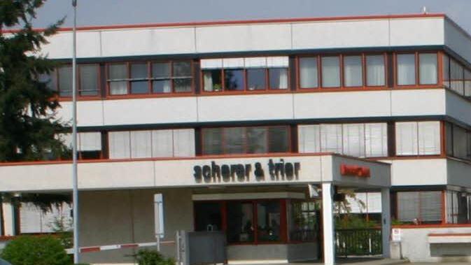 Die Kunststoff-Technik Scherer & Trier GmbH & CO KG in Michelau setzt weiter auf die Kompetenz langjähriger Mitarbeiter. Dies wurde jüngst bei einer Ehrung deutlich gemacht. Nach dem Insolvenzantrag im Frühjahr wird in den nächsten Wochen der Einstieg eines Investors erwartet. Foto: FT-Archiv