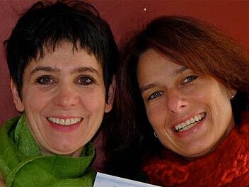 Barbara Bollerhoff und Petra Ringelmann-Blank, die sich als Autorenduo "Ringelhoff und Bollermann" in Franken einen Namen machten.  Foto: privat